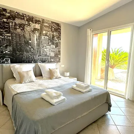 Taglio Rosso Di Santa Lucia * Sainte-Lucie de Porto-Vecchio