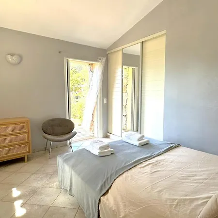 Taglio Rosso Di Santa Lucia Villa